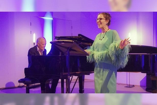 Sngerin Sylvia Nopper und Pianist Paul Suits prsentieren am Sonntag, 18. Mai,um 19 Uhr im Haus der Begegnung in Grenzach ein unterhaltsames Potpourri rund um den ESC.