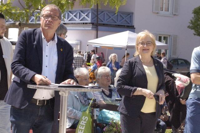 Stdtebaufrderung in Herten: Neuer Rathausplatz mit Wasserspiel, Sitzen unter Pergola und Klimabumen