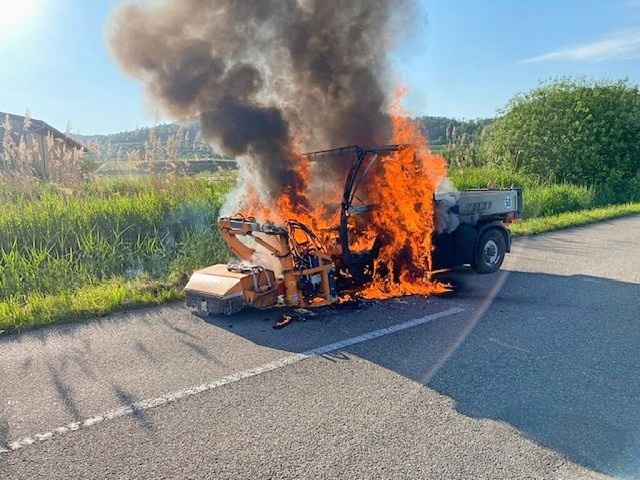 Zwischen Achkarren und Niederrotweil f...ch war ein technischer Fehler schuld. | Foto: Feuerwehr Vogtsburg Zwischen Achkarren und Niederrotweil f...ch war ein technischer Fehler schuld. | Foto: Feuerwehr Vogtsburg