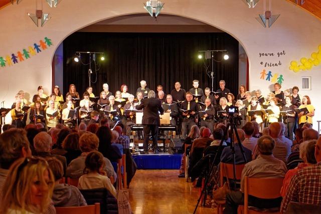 Doppelkonzert von Voices of Endingen und O-Ton Bahlingen reit das Publikum mit