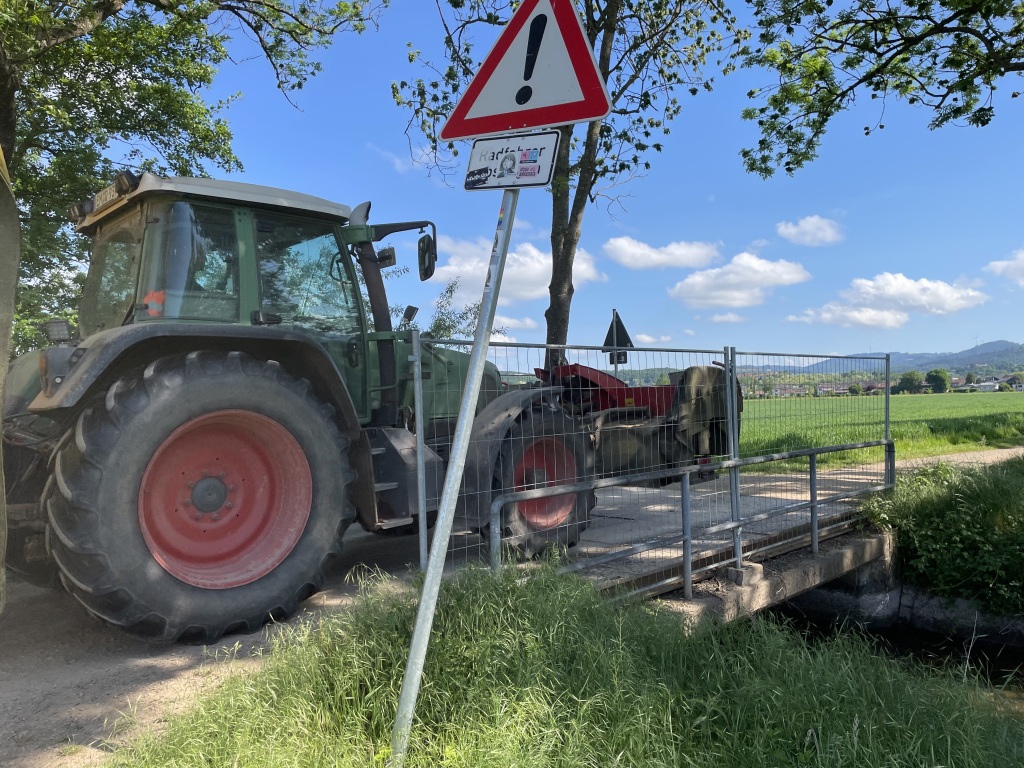 Position 31: Feldwegbrcke. Fr die kleine Brcke ber den Mhlbach zwischen Wasser und Kollmarsreute rechnet die Stadtverwaltung mit Baukosten von 320.000 Euro. Sie soll bis 2031 erneuert werden.