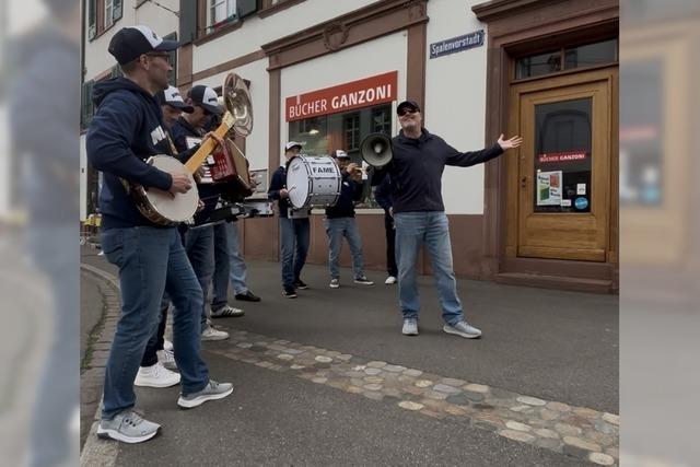 Video: Stefan Raab zieht durch Basel – fr den deutschen ESC-Song "Baller"