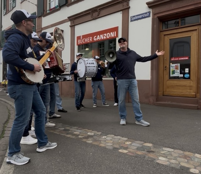 Stefan Raab in Basel: Mit einer Musike...den Deutschen Song "Baller". | Foto: Renée-Katharina Weber Stefan Raab in Basel: Mit einer Musike...den Deutschen Song "Baller". | Foto: Renée-Katharina Weber