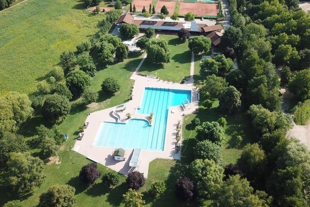 Freibad Btzingen startet Saison mit neuer Frhschwimmen-Option