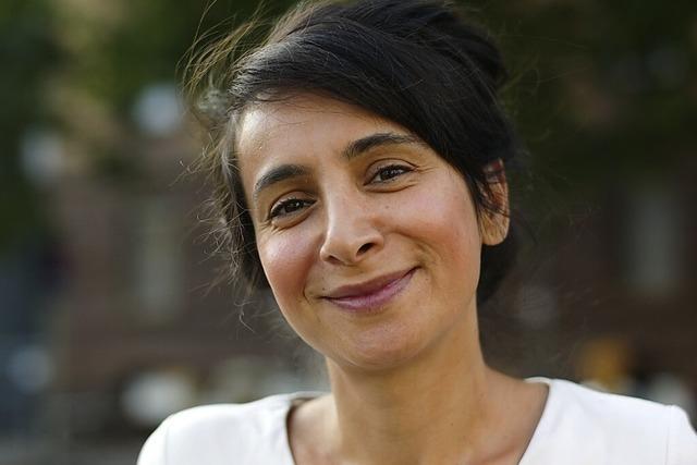 Cigdem Akyol stellt ihren Debtroman 