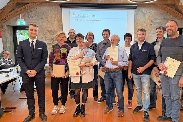 Ehrung fr 13 Blutspender und -spenderinnen in Kirchzarten