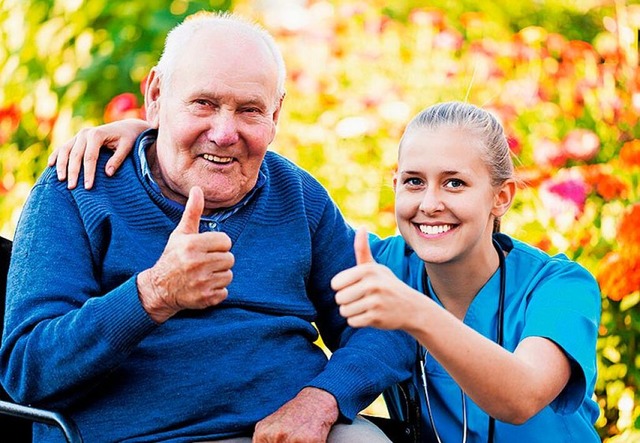 Bei der Caritas kann man zum Beispiel ...da sein und viel Dankbarkeit erfahren.  | Foto: Barabas Attila  (stock.adobe.com)