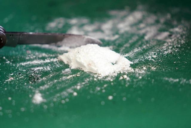Drogenhandel in Freiburg: Eigener Drogenkonsum des Angeklagten wird vor Gericht bewertet