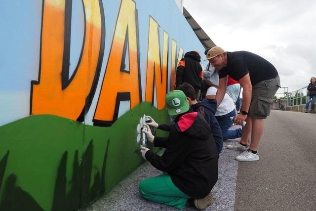 Bunte Abfallmonster aus der Spraydose prgen nun den Recyclinghof in Rheinfelden-Herten