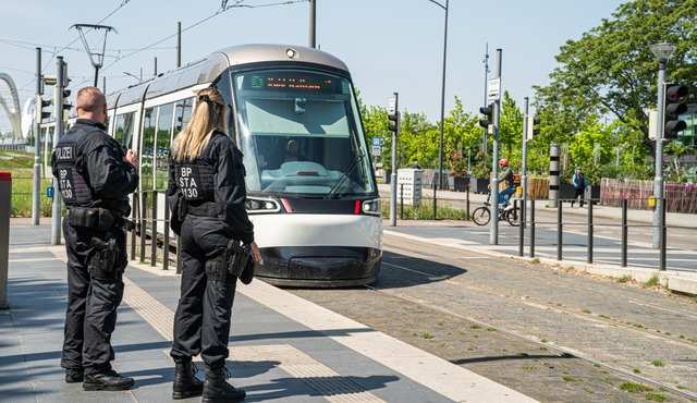 Auch in der Tram aus Straßburg wurde z... sich über die Folgen für die Pendler. | Foto: Stadt Kehl Auch in der Tram aus Straßburg wurde z... sich über die Folgen für die Pendler. | Foto: Stadt Kehl