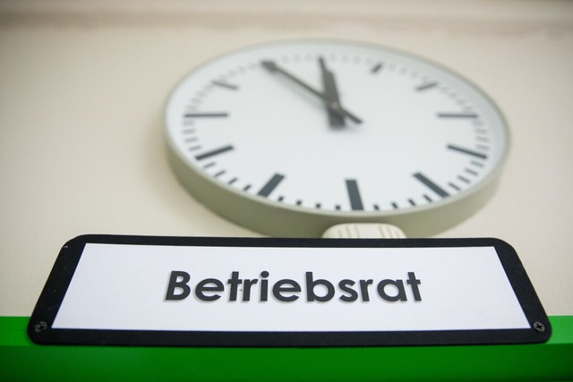 Der Betriebsrat ist Ansprechpartner fü...einem Betrieb und hilft bei Problemen. | Foto: Christian Charisius (dpa) Der Betriebsrat ist Ansprechpartner fü...einem Betrieb und hilft bei Problemen. | Foto: Christian Charisius (dpa)