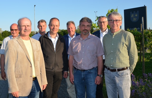 Vorstand und Beirat der Hagelabwehr Or...uschle, Markus Welker und Martin Bähr. | Foto: Susanne Wagner-Köppel Vorstand und Beirat der Hagelabwehr Or...uschle, Markus Welker und Martin Bähr. | Foto: Susanne Wagner-Köppel