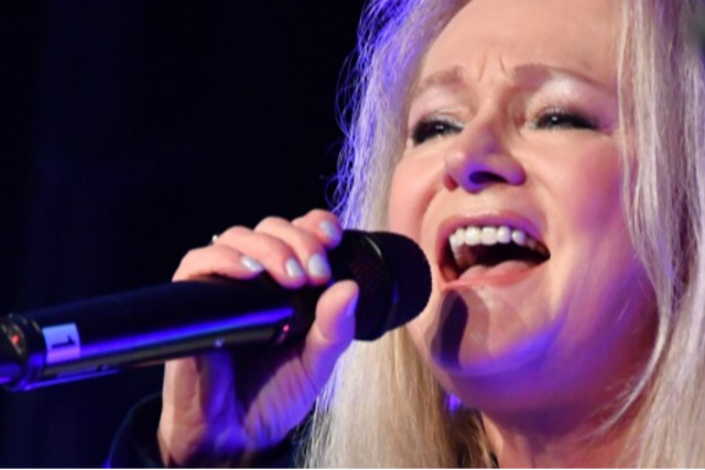 Die ehemalige ESC-Gewinnerin Nicole berhrt mit ihrem Konzert in Weil am Rhein