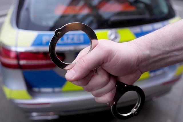 Nach Trickdiebstahl im Juweliergeschft: Lahrer Polizei nimmt zwei tatverdchtige Frauen fest