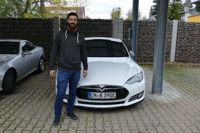 Teslafahrer: "ber Teslafahrer meckern ist leicht"