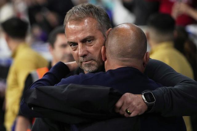 Der deutsche Meistermacher:  Unter Trainer Hansi Flick  ist FC Barcelona wieder Spanischer Meister