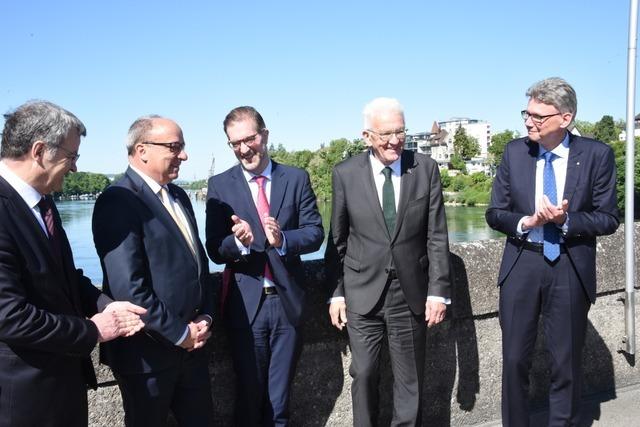 ber den Wert der Zusammenarbeit mit der Schweiz: Ministerprsident Kretschmann auf Besuch in Rheinfelden