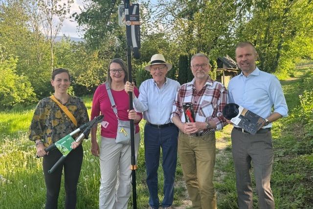 Brgerstiftung gibt der Streuobstbaum-Initiative Hexental Starthilfe