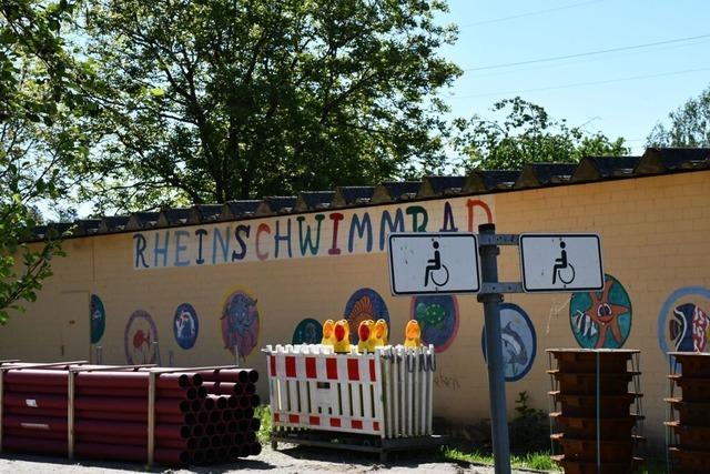 Gemeinderat Schwrstadt legt Schwimmbadpreise fest und hofft auf Soli-Karten-Kufer