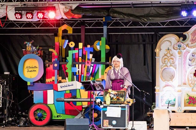 Die Japanerin Shibaraku Linda Asakusa ...ikum beim Orgelfest 2022 mit Chansons. | Foto: Gabriele Zahn Die Japanerin Shibaraku Linda Asakusa ...ikum beim Orgelfest 2022 mit Chansons. | Foto: Gabriele Zahn