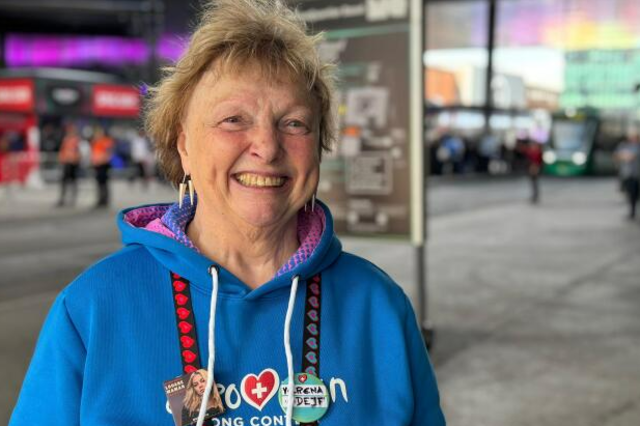 Verena Steck ist mit 77 Jahren die lteste freiwillige Helferin beim ESC 2025 in Basel