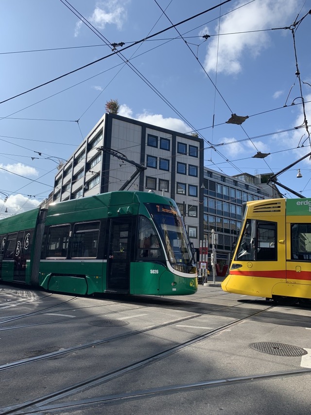 Am Knotenpunkt Bankverein in Basel begegnen sich viele Tramlinien. | Foto: BVB Am Knotenpunkt Bankverein in Basel begegnen sich viele Tramlinien. | Foto: BVB
