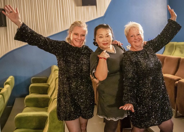 Angela (von links), Lingling und Verena aus Schopfheim in bester ESC-Laune | Foto: Paul Eischet Angela (von links), Lingling und Verena aus Schopfheim in bester ESC-Laune | Foto: Paul Eischet