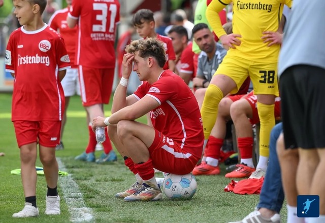 Im Zwiespalt der Gefühle: Holger Bux v...-Niederlage gegen den FC 08 Villingen. | Foto: Claus G. Stoll Im Zwiespalt der Gefühle: Holger Bux v...-Niederlage gegen den FC 08 Villingen. | Foto: Claus G. Stoll