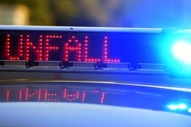 Unfall auf der A98 mit sieben Verletzten bei Lauchringen fhrt zu Vollsperrung