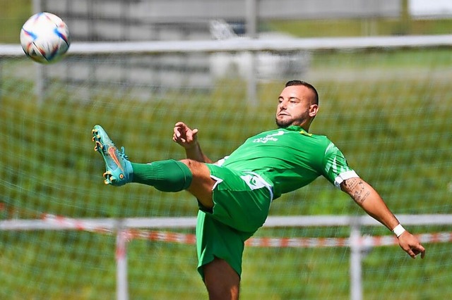 Dreierpack fr den SV Herten: Sascha S...aus seine Saisontore Nummer 14 bis 16.  | Foto: Gerd Grndl