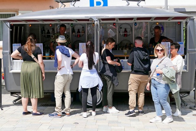 Foodtrucks kmmerten sich ums Essen.  | Foto: Dirk Sattelberger