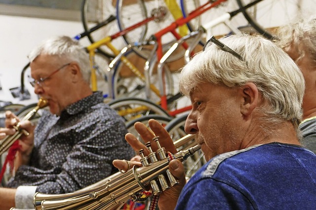 Karl Thomann (rechts) war 30 Jahre lan...it dem Sport nichts zu tun gehabt hat. | Foto: Lukas Müller Karl Thomann (rechts) war 30 Jahre lan...it dem Sport nichts zu tun gehabt hat. | Foto: Lukas Müller
