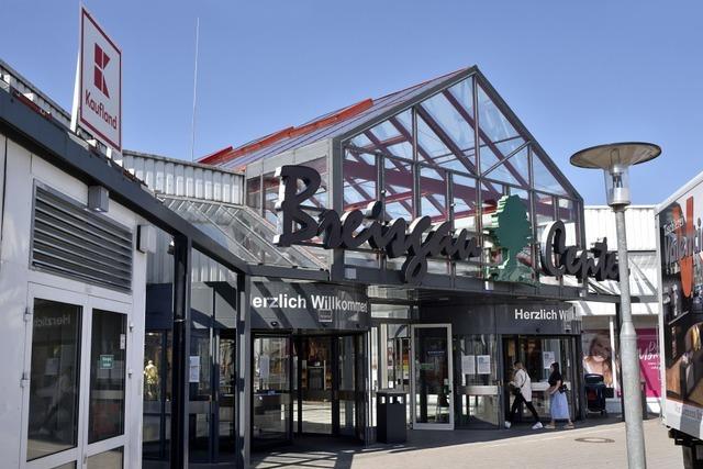 Handgreiflicher Streit auf dem Parkplatz des Breigau-Centers in Freiburg