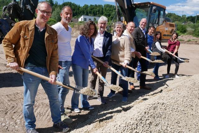 Medizinische Versorgung fr Pferde fr Kleintiere: Tierklinik Partners setzt Spatenstich fr Neubau in Wehr