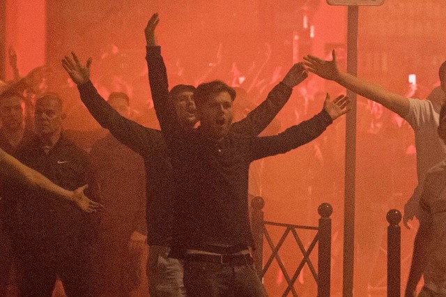 Manche Fußballfanatiker sind gewaltber...rprügelt wurde? Die Polizei ermittelt. | Foto: Marius Becker Manche Fußballfanatiker sind gewaltber...rprügelt wurde? Die Polizei ermittelt. | Foto: Marius Becker