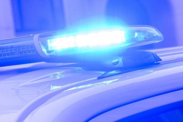 Zwei mutmaliche Einbrecher flchten ber einen Acker in Neuried-Schutterzell