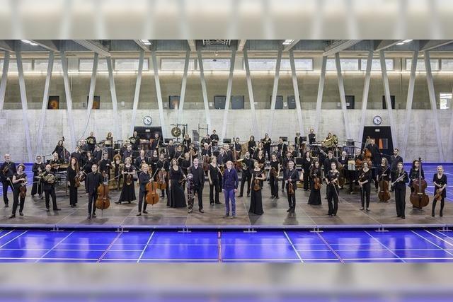 Basel Sinfonietta und Theater Basel prsentieren Moritz Eggerts Fussballoratorium im Stadtcasino
