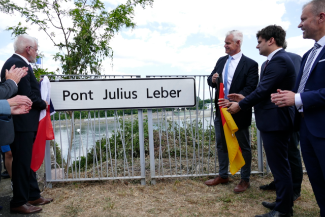 Die Rheinbrcke bei Breisach heit jetzt Julius-Leber-Brcke
