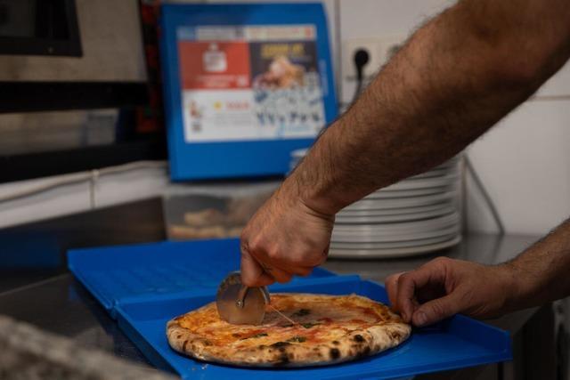 Tbingen testet die Pizza-To-Go in einer Plastikbox