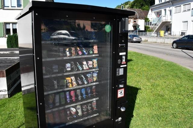 Eltern in Schwrstadt sind besorgt ber einen Automaten, der Energydrinks anbietet