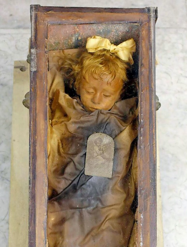 Die Mumie von Rosalia Lombardo liegt i...r Gruft im süditalienischen Palermo. | Foto: A9999 Eurac/Vincent J. Musi Die Mumie von Rosalia Lombardo liegt i...r Gruft im süditalienischen Palermo. | Foto: A9999 Eurac/Vincent J. Musi