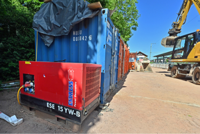 Dieselgenerator einer Baustelle stresst Anwohner in Littenweiler: 