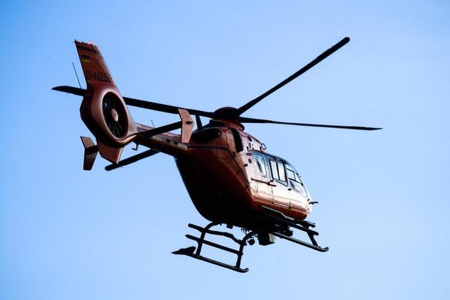 B500 bei Husern gesperrt nach Unfall mit Rettungshubschrauber