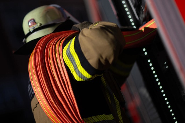 Ein Vegetationsbrand bei der Urberger ... alarmiert die Feuerwehr (Symbolfoto). | Foto: Marijan Murat (dpa) Ein Vegetationsbrand bei der Urberger ... alarmiert die Feuerwehr (Symbolfoto). | Foto: Marijan Murat (dpa)