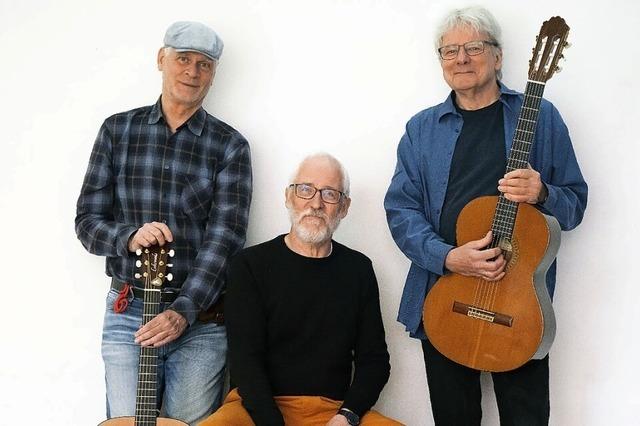 Das Trio Hintersinn tritt im Storchenhof in Teningen auf