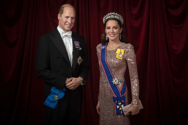Kate, Prinzessin von Wales, die neben ihrem Ehemann, Prinz William | Foto: Jonathan Short/Madame Tussauds L (dpa) Kate, Prinzessin von Wales, die neben ihrem Ehemann, Prinz William | Foto: Jonathan Short/Madame Tussauds L (dpa)
