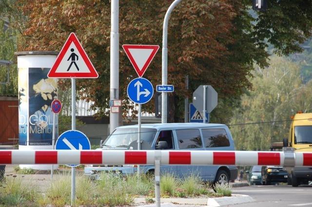 Verkehrsunfall am Bahnbergang in Lrrach verursacht 50.000 Euro Sachschaden