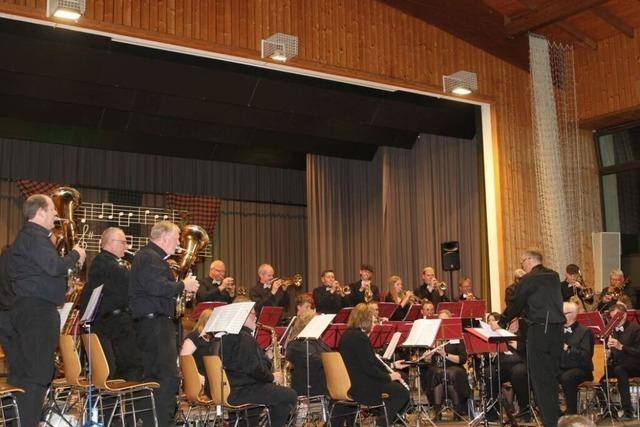 Der Musikverein Kiechlinsbergen hat seine Konzertbesucher auf eine Weltreise mit Whiskey mitgenommen