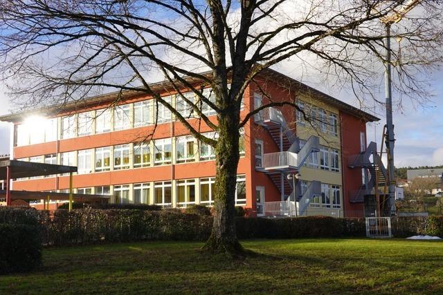 In den Sommerferien wird die Grwihler Grundschule fr die anstehende Ganztagsbetreuung saniert