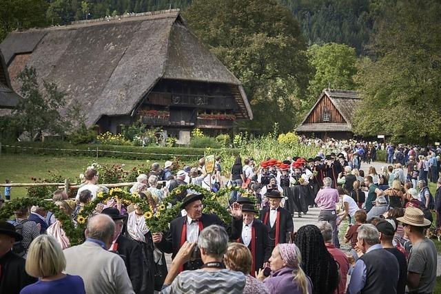 Im Schwarzwlder Freilichtmuseum Vogtsbauernhof in Gutach findet der Ortenauer Trachtentag statt